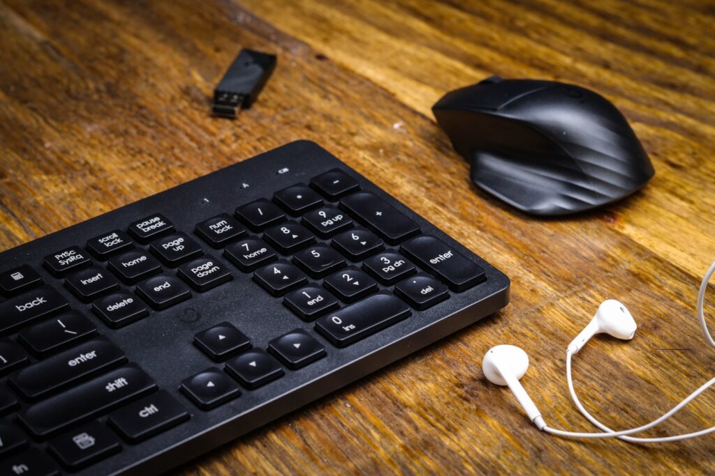 WINX DO Simple Wireless Keyboard and Mouse Combo 