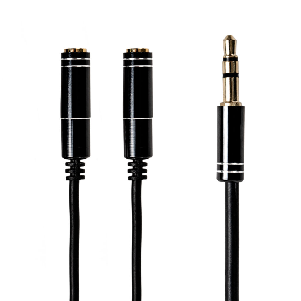 Gizzu 3-Pole Audio Splitter Cable - Black - Image 2
