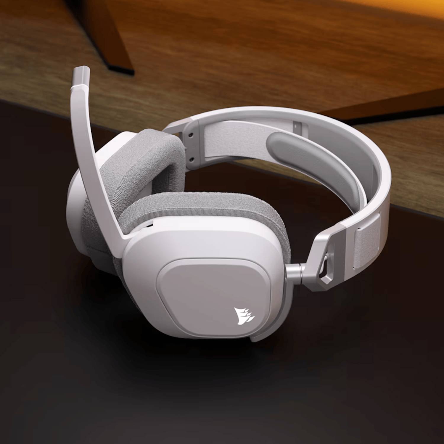 Corsair HS80 MAX Wireless Gaming Headset - White 6